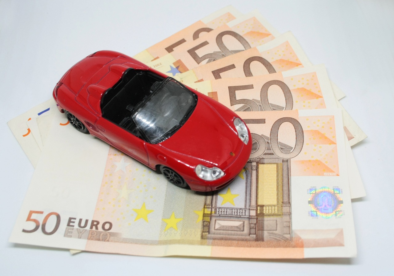 自動車保険のハイブリッド割引はどのように適用されるの？