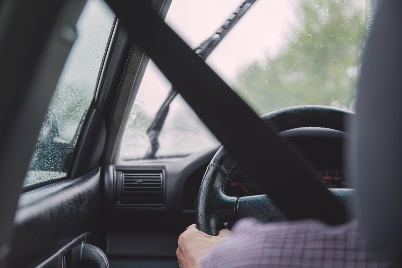 運転者限定の特約を外すタイミングはいつがベスト？